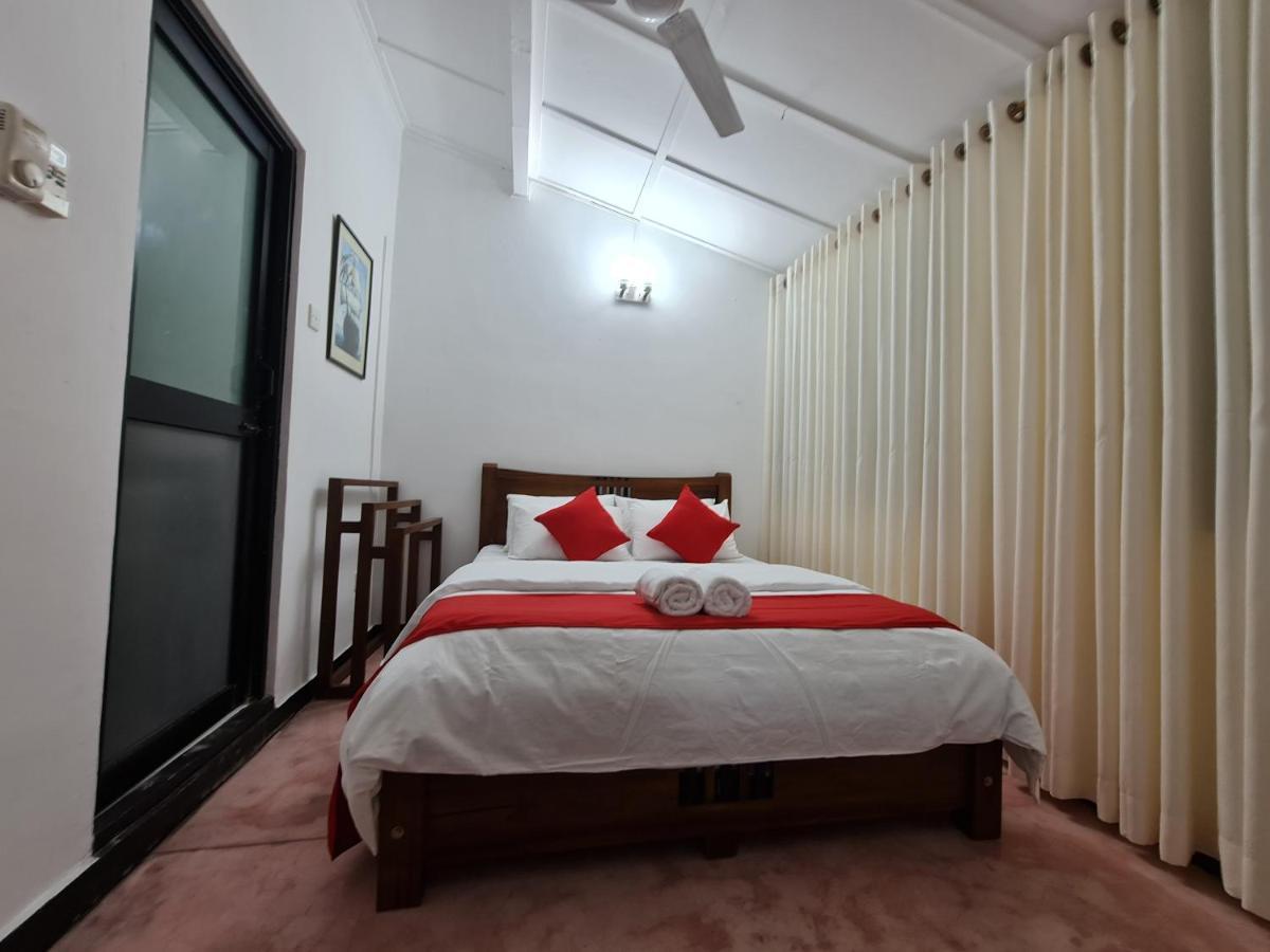 Hello Kandy Homestay Bagian luar foto