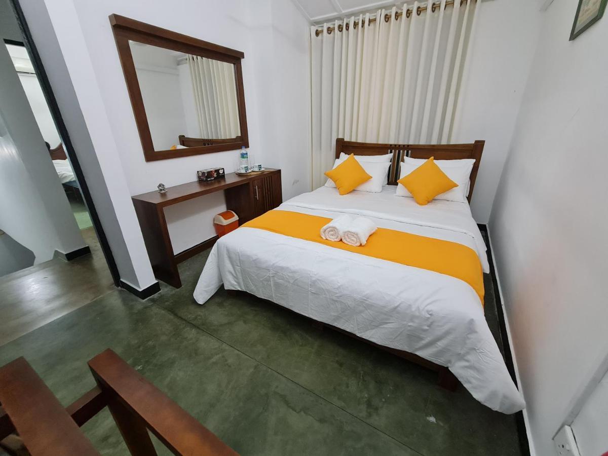 Hello Kandy Homestay Bagian luar foto