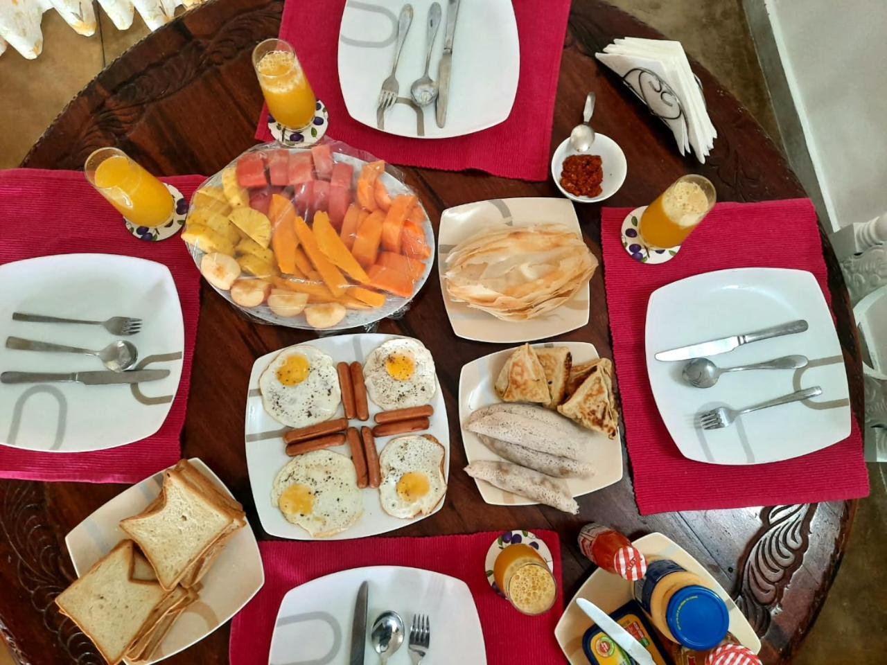 Hello Kandy Homestay Bagian luar foto